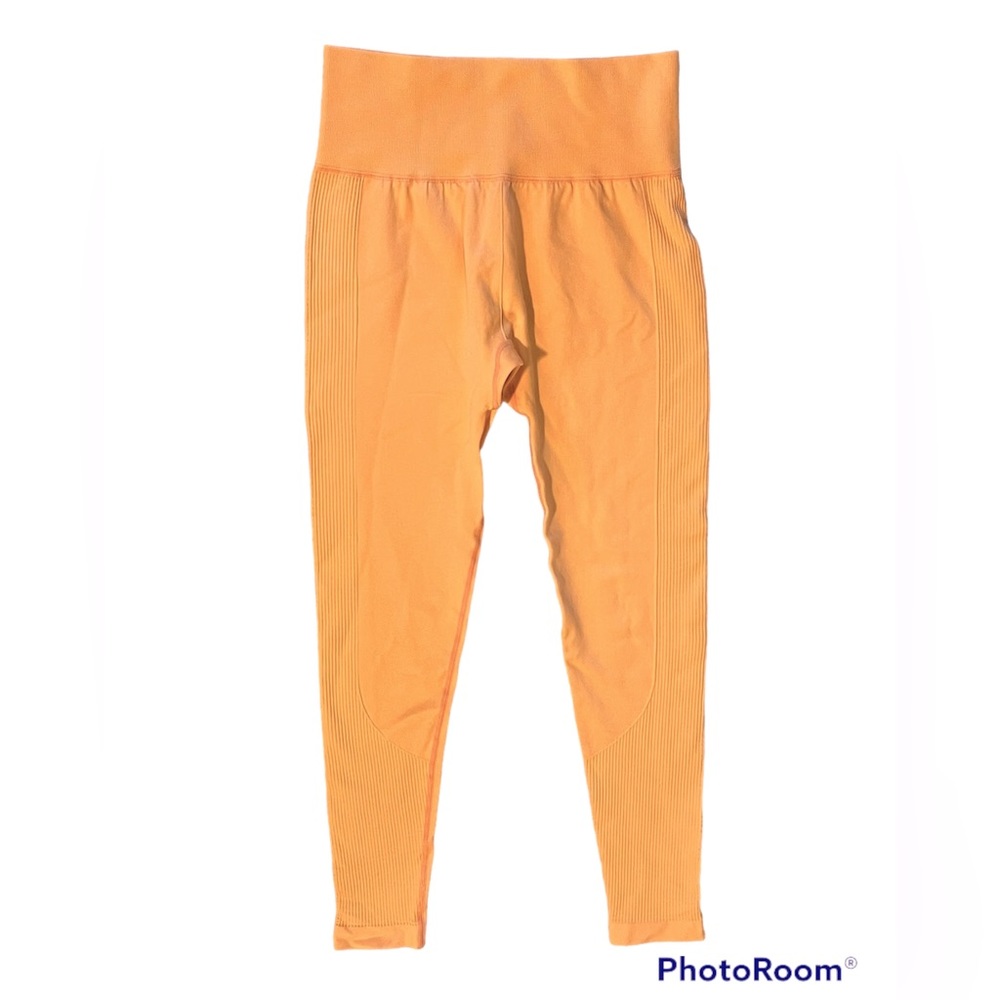 NWOT LA + IMAGE Peach/Orange leggings size S/M